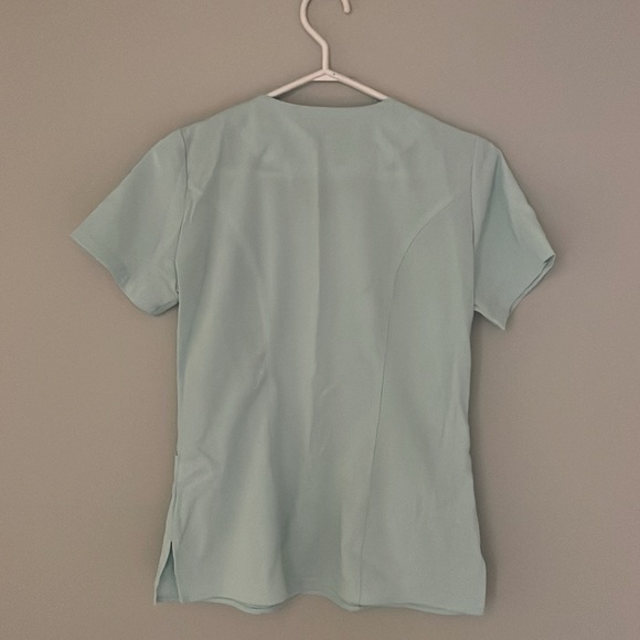 Teal Healthpro scrub top with pockets! Size XS - Picture 2 of 4